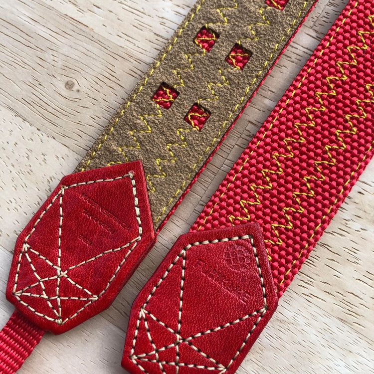 30mm幅カメラストラップ＿レッド（裏地カフェオレ）（革セトウチレザーレッド）