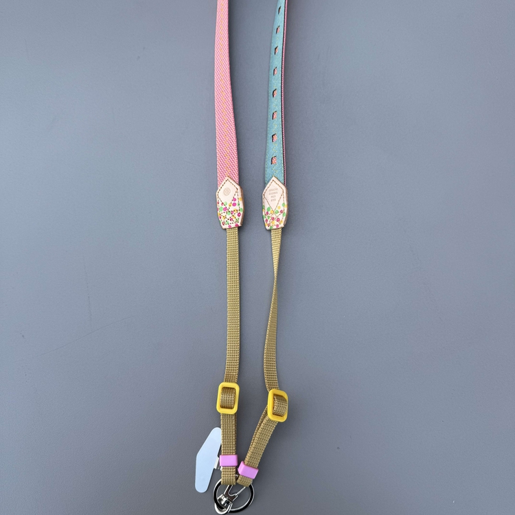 20mmカメラ＆スマホトラップサーモンピンク（裏地山藍ずり）（革ドット染め）